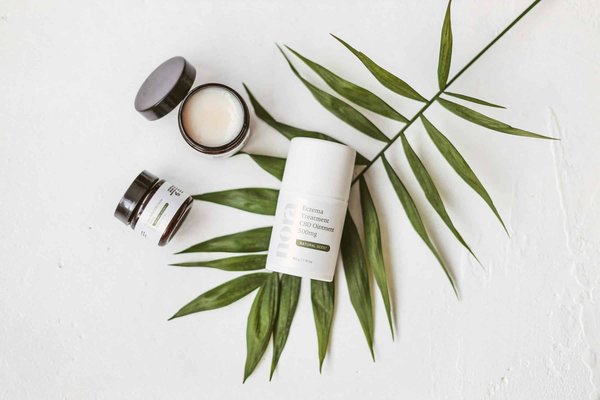 Comment tirer parti des médias sociaux pour accroître la notoriété d'une marque de cosmétiques naturels ?