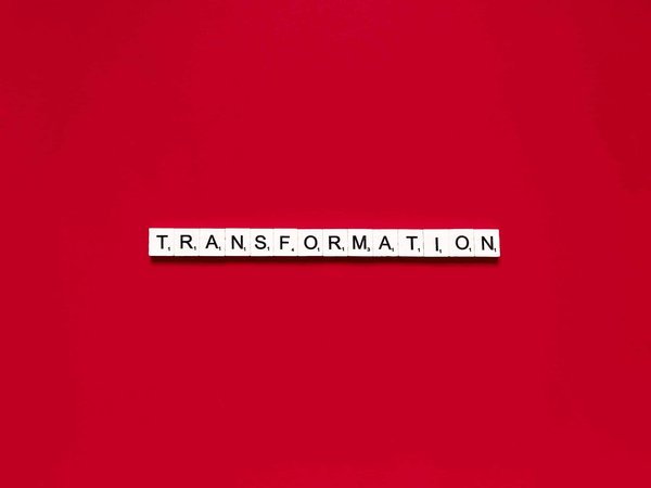 Quelles sont les démarches légales pour un entrepreneur souhaitant transformer son auto-entreprise en société?